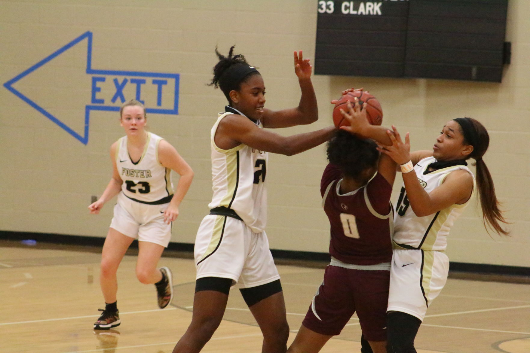Foster girls dominate Kempner